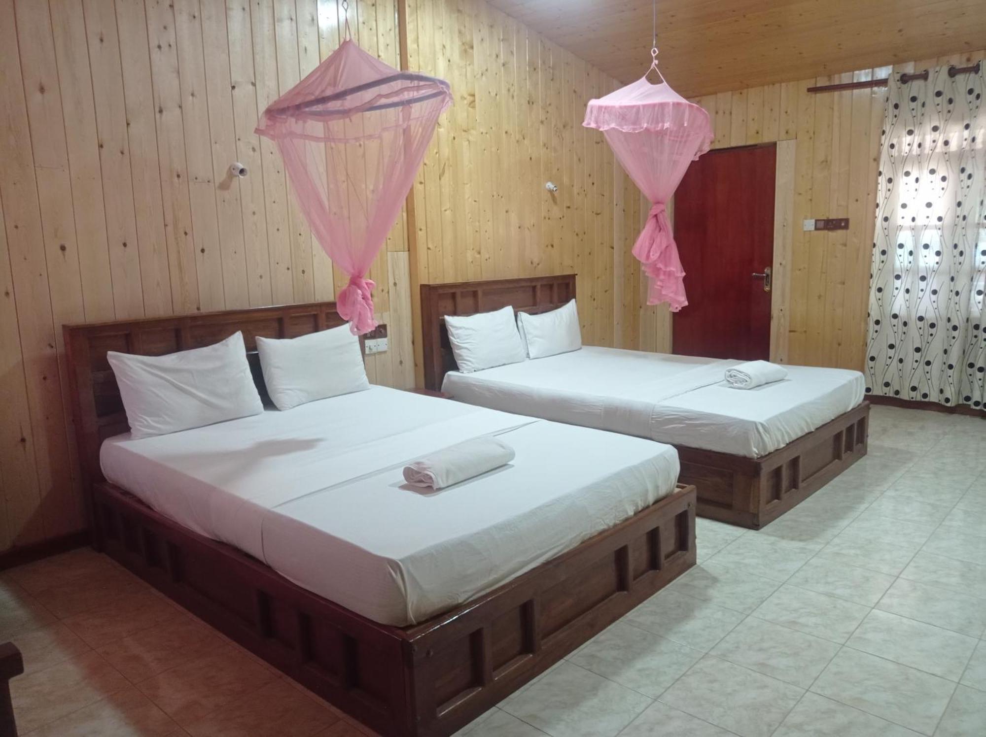 Silver Beach Hotel Trincomalee Exteriör bild
