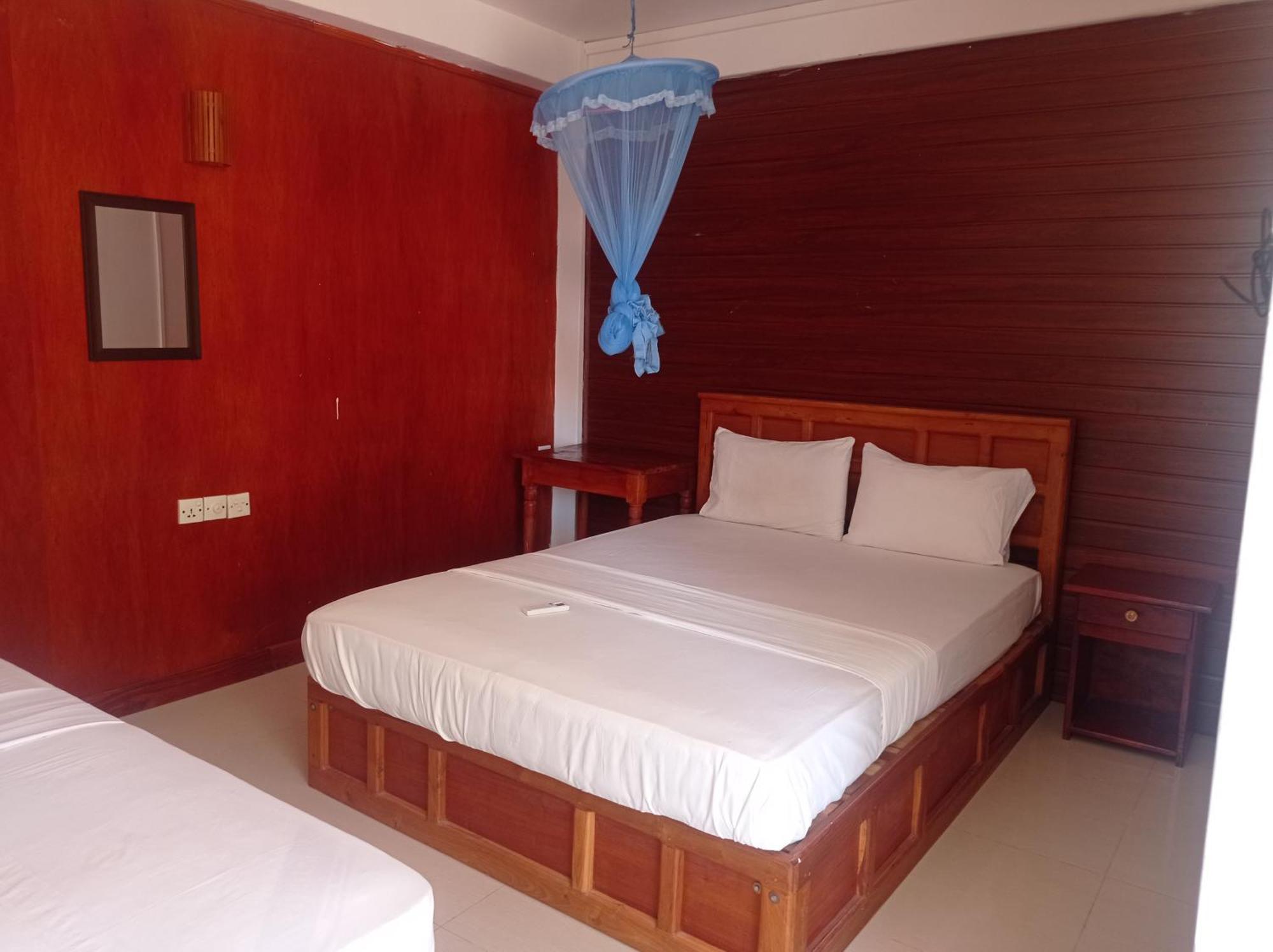 Silver Beach Hotel Trincomalee Exteriör bild