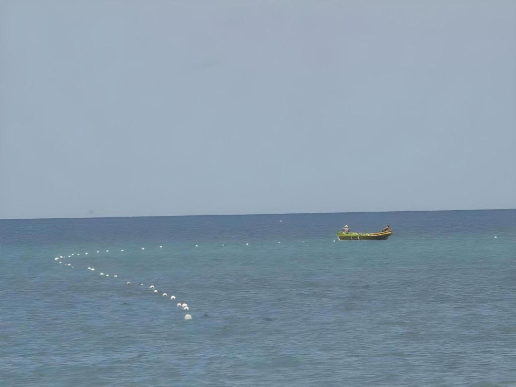 Silver Beach Hotel Trincomalee Exteriör bild